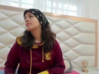 Miaqueen021