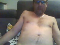 Leuke jonge man van 47, slank postuur, geschoren. Heb jij zin om eens lekker uit je dak te gaan, kom dan hier en je zal de dag van je leven hebben xxxxxxxxxx