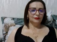 i m super positive woman who knows what mans like i love to share my personality with others,i m intaligent and know how to be interesting to you my dear frind