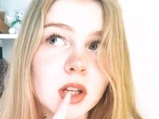 Kinky webcam girl AntoniaCrumpton