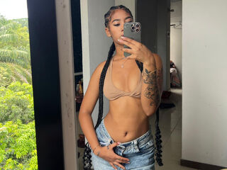 cambitch CarolineCartson