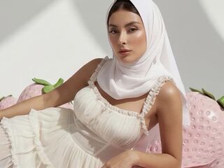 camwhore spreading pussy HalaiaNoor
