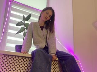 girl chatroom HilaryYonkers