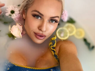 chatroom webcam photo IsabellaSaturn
