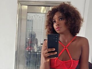 camgirl pic LuluWilde