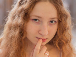 adult cam live MadgeRemerez