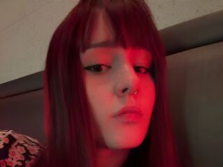 camgirl showing tits MaeveLith