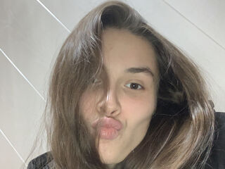 camslut showing pussy MarissaFitzen