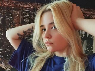 kinky cam photo MonnieMoniz