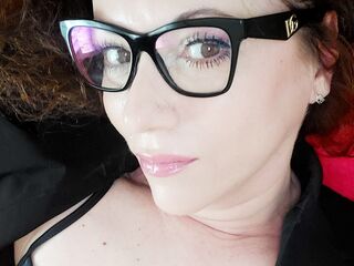 cam girl playing with vibrator ScarlettJourney