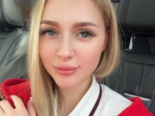 naked camgirl fingering pussy CandiceBless