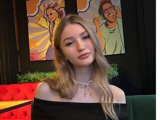 free webcam chatroom ClarineTimson