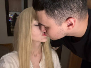 nude camgirl sucking cock AliceAndMarkus