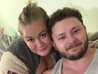 hot couple live sex show MadelenAndLars