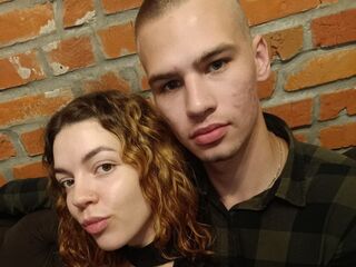 camcouple playing with sextoy MaxAndEva