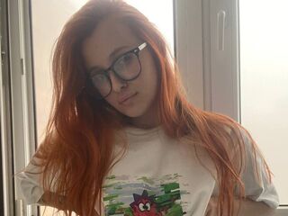 camwhore masturbating with sextoy AdelFunn