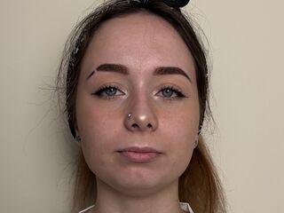 camgirl playing with dildo AftonHickey