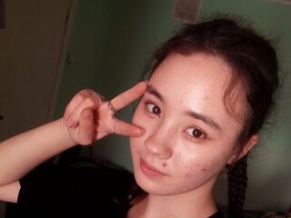 naughty camgirl masturbating with vibrator AislyFollin