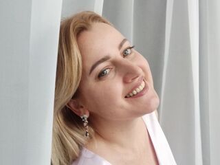 camslut naked AlexaDeneuve