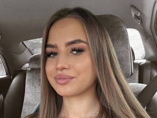 webcam striptease show AliceCire