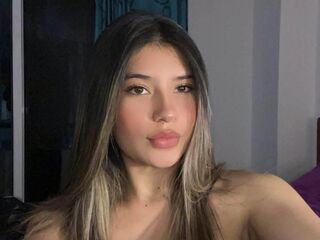 camgirl playing with dildo AmberDaniela