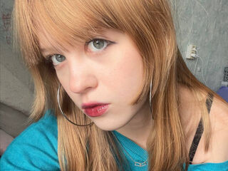 nude webcamgirl AmberLune