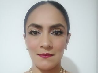 hot striptease webcam AntonellAdiosa