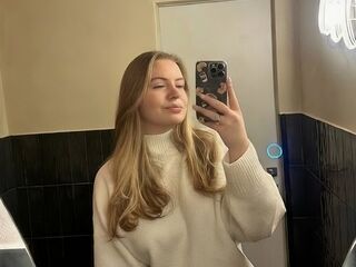 bedroom web cam AryaThomas