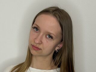 naked camgirl masturbating AundreaMoczo