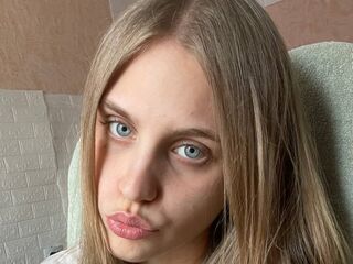 naked webcamgirl photo AyannaOverturf
