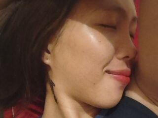 camslut video BambiLewellin