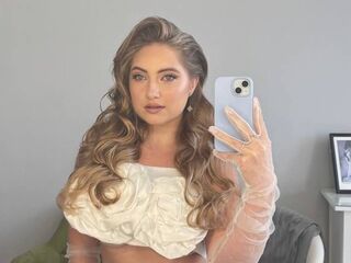 camgirl playing with sex toy BernieceWarmath