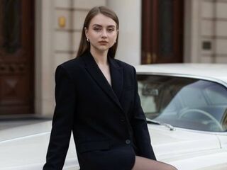 naked girl with webcam masturbating with vibrator BridgetVarley