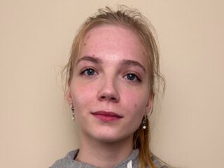 masturbating cam girl CarmanChapmon