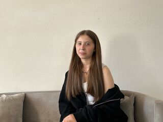 naked girl with webcam masturbating with vibrator CatherineRichard