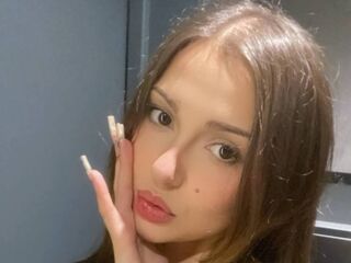 naked camgirl masturbating with vibrator CherlynRosario