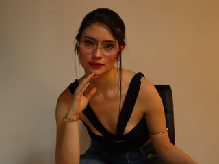 camslut showing tits ChloeVelasco