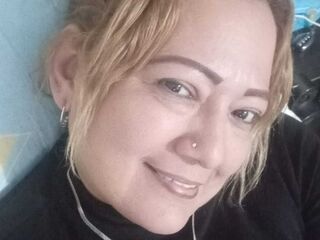 camslut fingering shaved pussy ClauDaniels