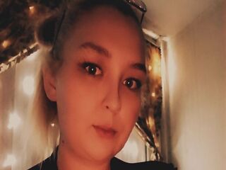 naked girl with webcam masturbating with sextoy CrystalSins