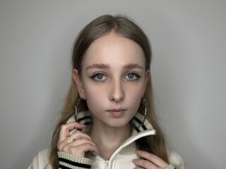 hot cam girl fingering shaved pussy DessieBusche