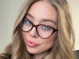 fingering camslut DianeWhitly