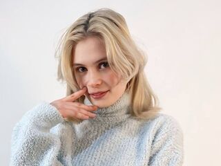 camgirl showing tits DionTarzia