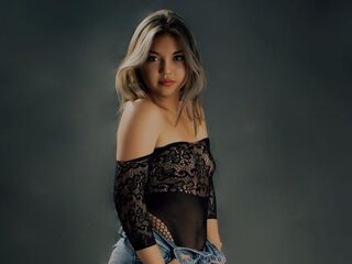 camgirl masturbating with dildo ElianisCuevas