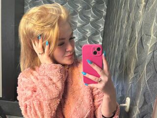 fingering ElizabethCamaro