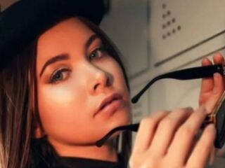 chat room live show ElodiRose