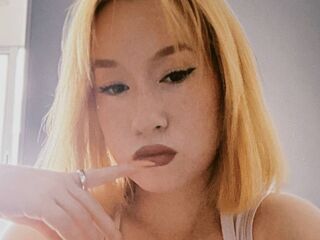 free live chatroom ElsyKellow