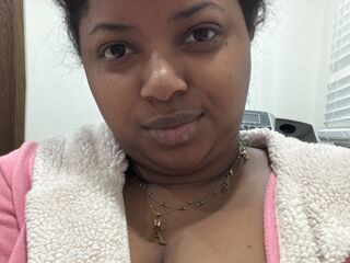 masturbating webcamgirl EmilyQuezada