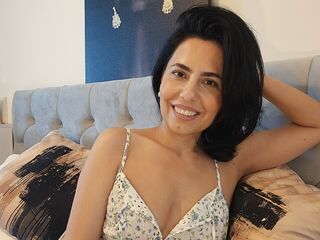 camwhore masturbating with dildo EvelineAngeles