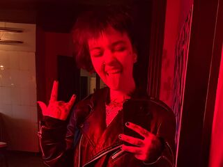 naughty camgirl masturbating with vibrator FloralFable