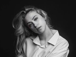 free nude cam GwynethHibbits